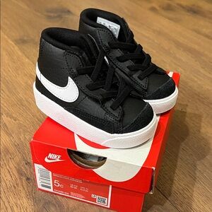Nike Baby Blazers High Top Sneakers NIB Size 5